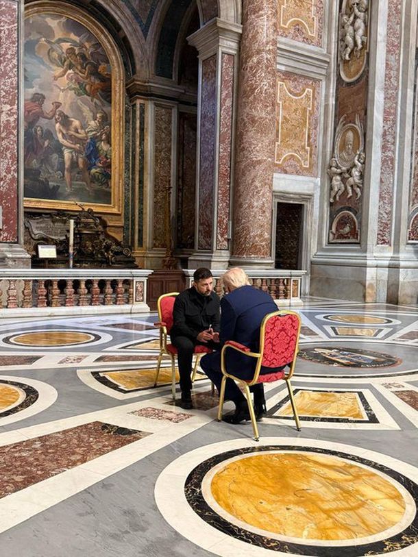 Antes del funeral del papa Francisco, Trump y Zelensky mantuvieron una reunión en el Vaticano. Antes del funeral del papa Francisco, Trump y Zelensky mantuvieron una reunión en el Vaticano.