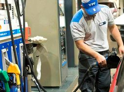 El Gobierno postergó para marzo la suba de impuestos a los combustibles