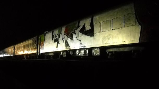 Éstos son los graffiteros argentinos sin rostro ni nombre que pintan los trenes del mundo