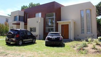 leo farina, otra vez en problemas: veranea en una casa que figura como baldio leo farina, otra vez en problemas: veranea en una casa que figura como baldio