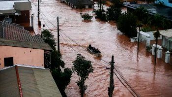 El Gobierno ofreció ayuda a Brasil por las inundaciones fatales