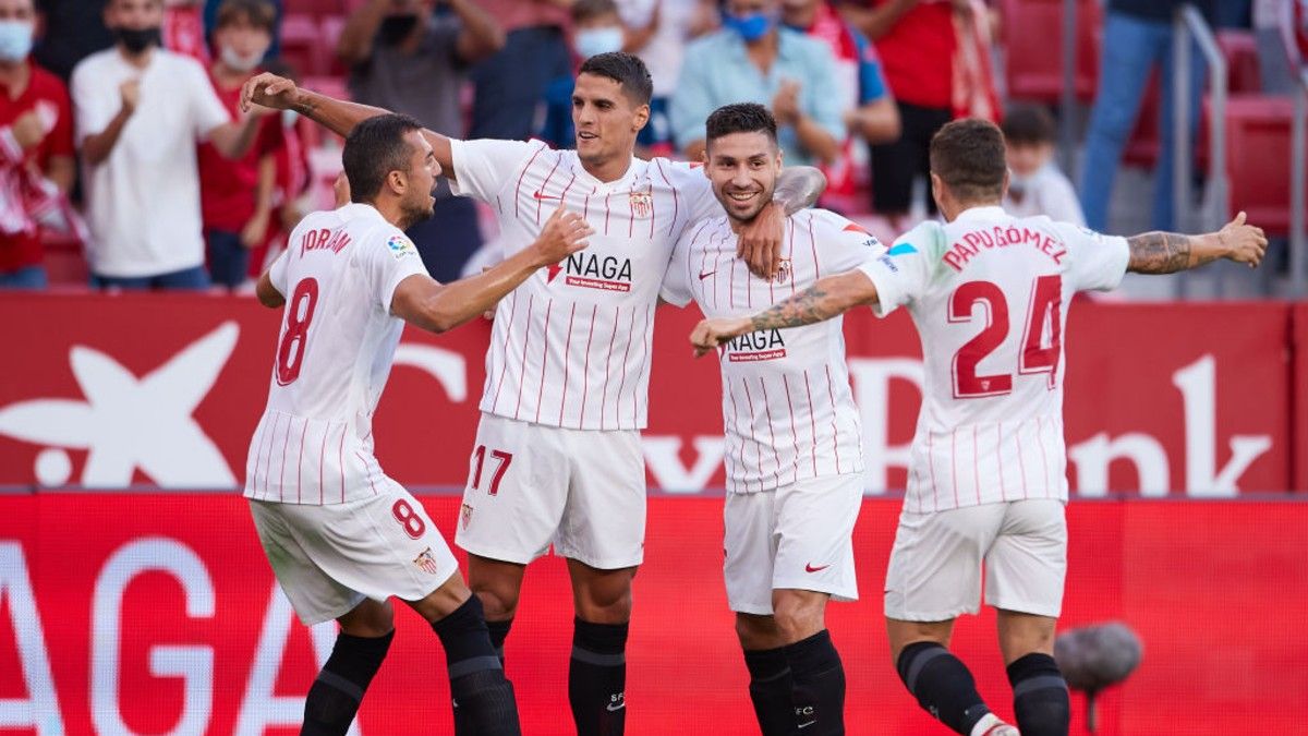 En insólito gol de Gonzalo Montiel para el Sevilla