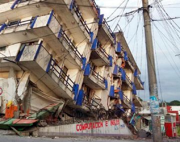 Un fuerte terremoto en México dejó al menos 35 muertos.