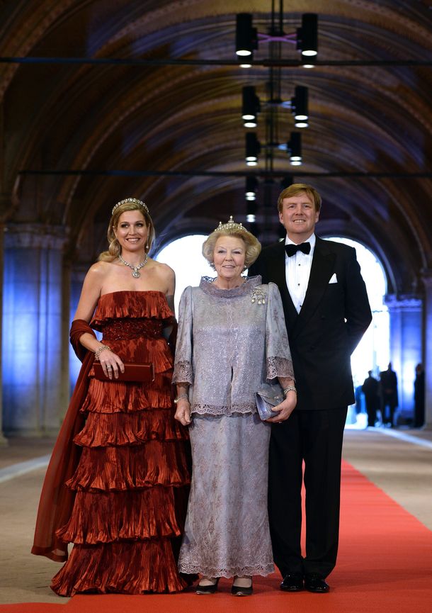 Máxima eligió el rojo para su última noche como princesa