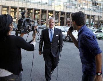 {altText(,Efecto #PanamaPapers: renunció un integrante de FIFA y allanaron UEFA)}