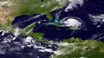 el huracan joaquin avanza a categoria 3 y amenaza a ee.uu. y al este de bahamas el huracan joaquin avanza a categoria 3 y amenaza a ee.uu. y al este de bahamas