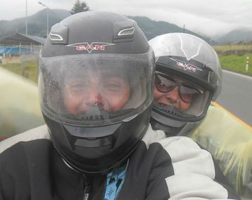 Motoqueros quedan varados en Ecuador
