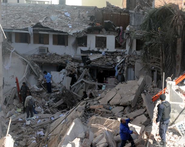 Hallan otra víctima fatal entre los escombros del edificio