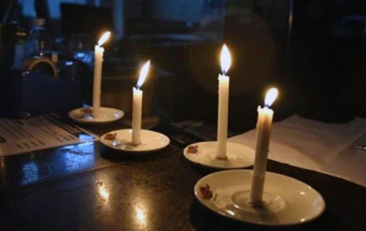 El truco casero que ayuda a terminar con el consumo fantasma y ahorrar el gasto en luz