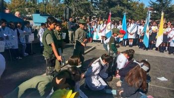 Simulacro de fusilamiento en acto escolar Simulacro de fusilamiento en acto escolar