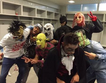 ¿De mal gusto? Mirá lo que le hicieron los jugadores del Barcelona a un rival