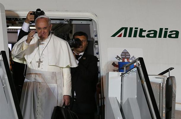 El Papa llegó a Roma: Mi alegría es mayor que mi cansancio
