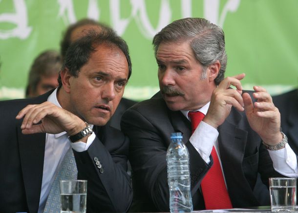 Solá, por Radio 10: Scioli no es buen orador, pero no es soberbio