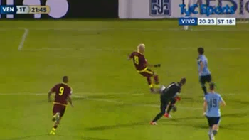 Adalberto Peñaranda se erró un gol insólito para la Vinotinto en el encuentro del Centenario entre Uruguay y Venezuela Adalberto Peñaranda se erró un gol insólito para la Vinotinto en el encuentro del Centenario entre Uruguay y Venezuela