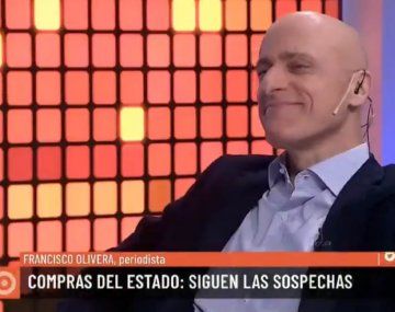 En el canal de La Nación se tentaron con los penes de madera