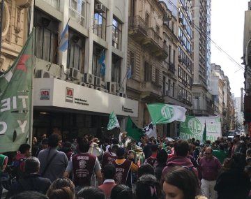 Otro revés para el Gobierno: la Justicia frenó el despido de casi 300 trabajadores del INTA
