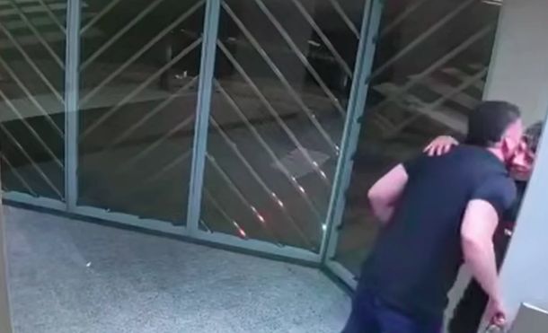 Un hombre fue apuñalado por viudos negros en Palermo: Uno me dijo que tenía que morir