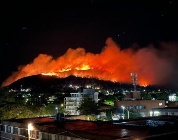 Video: impresionante incendio en el Cerro del Toro de Piriápolis