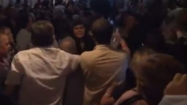 Un concejal de Unidad Ciudadana trompeó a un vecino en audiencia pública