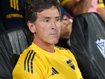 Claudio Úbeda, el apuntado: los memes tras la dura derrota de Boca ante Vélez