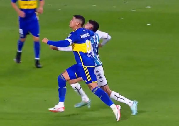 Polémica en la Bombonera: el codazo de Marcos Rojo por el que solo vio la amarilla