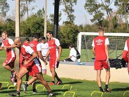 Verón entrena junto a sus compañeros Verón entrena junto a sus compañeros