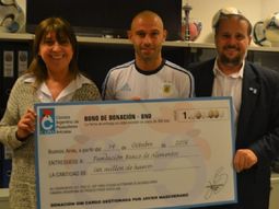 le sobran: mascherano dono un millon de huevos a comedores infantiles le sobran: mascherano dono un millon de huevos a comedores infantiles