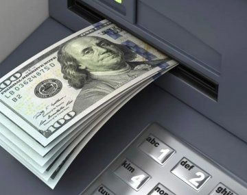 Explotó el dólar blue tras las PASO y cerró cerca de los $700