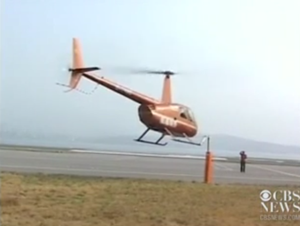 VIDEO: Usan un helicóptero para abrir una cerveza