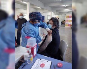 Milei se habría vacunado y estallaron las redes sociales