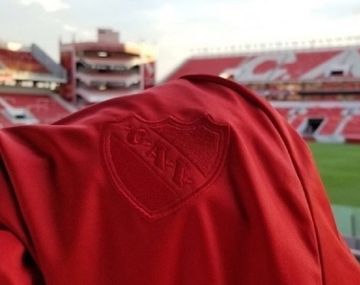 La camiseta de Independiente para la Recopa - Crédito: Marca de Gol