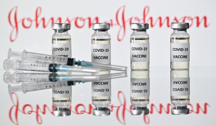 Piden suspender el uso de la vacuna Johnson & Johnson por seis casos de trombosis en Estados Unidos