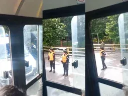 Insólito: la Policía revisa colectivos en busca de manifestantes