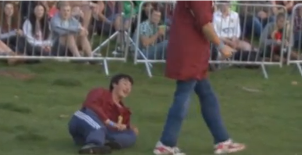 VIDEO: Campeonato de patadas en Reino Unido