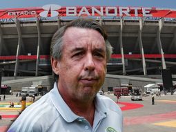 Emilio Azcárraga Jean, presidente del Consejo de Administración de Grupo Ollamani, está insatisfecho con la remodelación del Estadio Azteca. Emilio Azcárraga Jean, presidente del Consejo de Administración de Grupo Ollamani, está insatisfecho con la remodelación del Estadio Azteca.
