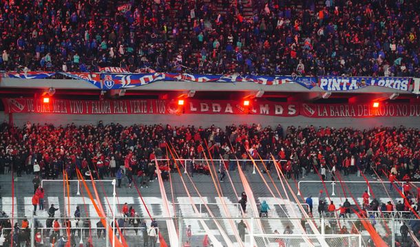 La primera sanción a Independiente tras los incidentes en el partido ante Universidad de Chile