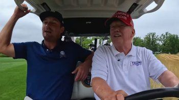 Donald Trump jugando al golf en plena campaña Donald Trump jugando al golf en plena campaña