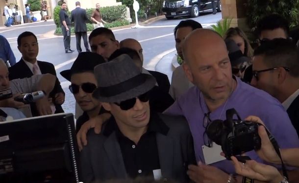 Maravilla Martínez y una llegada digna de una estrella de Hollywood