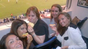 ¿que hacia isabel macedo en la cancha de velez? ¿que hacia isabel macedo en la cancha de velez?