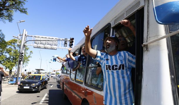 Todo por Racing: se casó sólo para acceder a la licencia y así poder viajar a la final con Cruzeiro