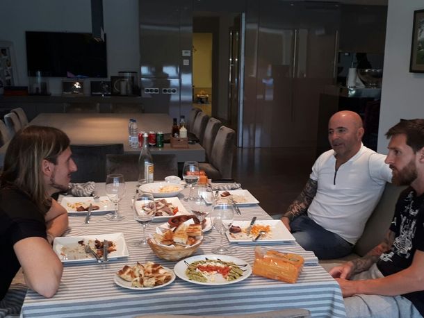 Messi recibió a Sampaoli en su casa: almuerzo y charla de fútbol