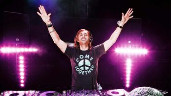 a david guetta se le rompio el pendrive y se quedo sin musica a david guetta se le rompio el pendrive y se quedo sin musica