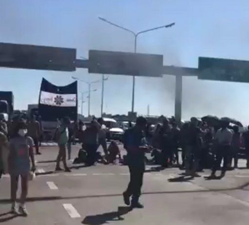 En medio del pico de casos, hay un corte total en Puente Pueyrredón y demoras en los trenes