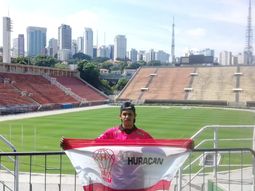 Marcos Campos viajó desde Sao Pablo hasta Buenos Aires en micro para ver a Huracán.