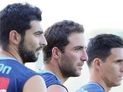 gonzalo higuain tuvo su primer entrenamiento en el napoli gonzalo higuain tuvo su primer entrenamiento en el napoli