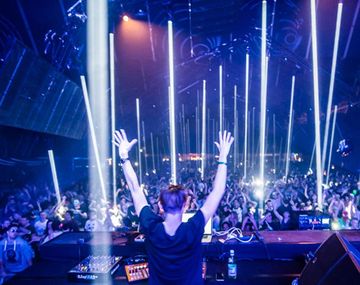 Internaron a jóvenes por consumo de drogas en una fiesta electrónica