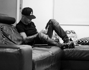 Conmovedora foto de la hija de Wisin: Seguimos en la lucha