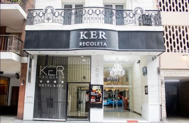 Conmoción: hallaron sin vida a una mujer y su hijo de 7 años en un hotel de Recoleta