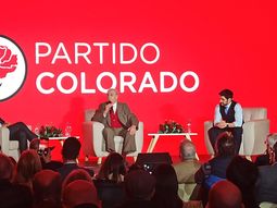 El economista argentino Carlos Melconian, el expresidente Julio María Sanguinetti y el dirigente colorado Andrés Ojeda. El economista argentino Carlos Melconian, el expresidente Julio María Sanguinetti y el dirigente colorado Andrés Ojeda.