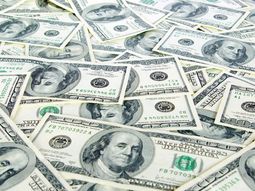 el dolar se hundio 41 centavos y se vendio a $15,53 el dolar se hundio 41 centavos y se vendio a $15,53